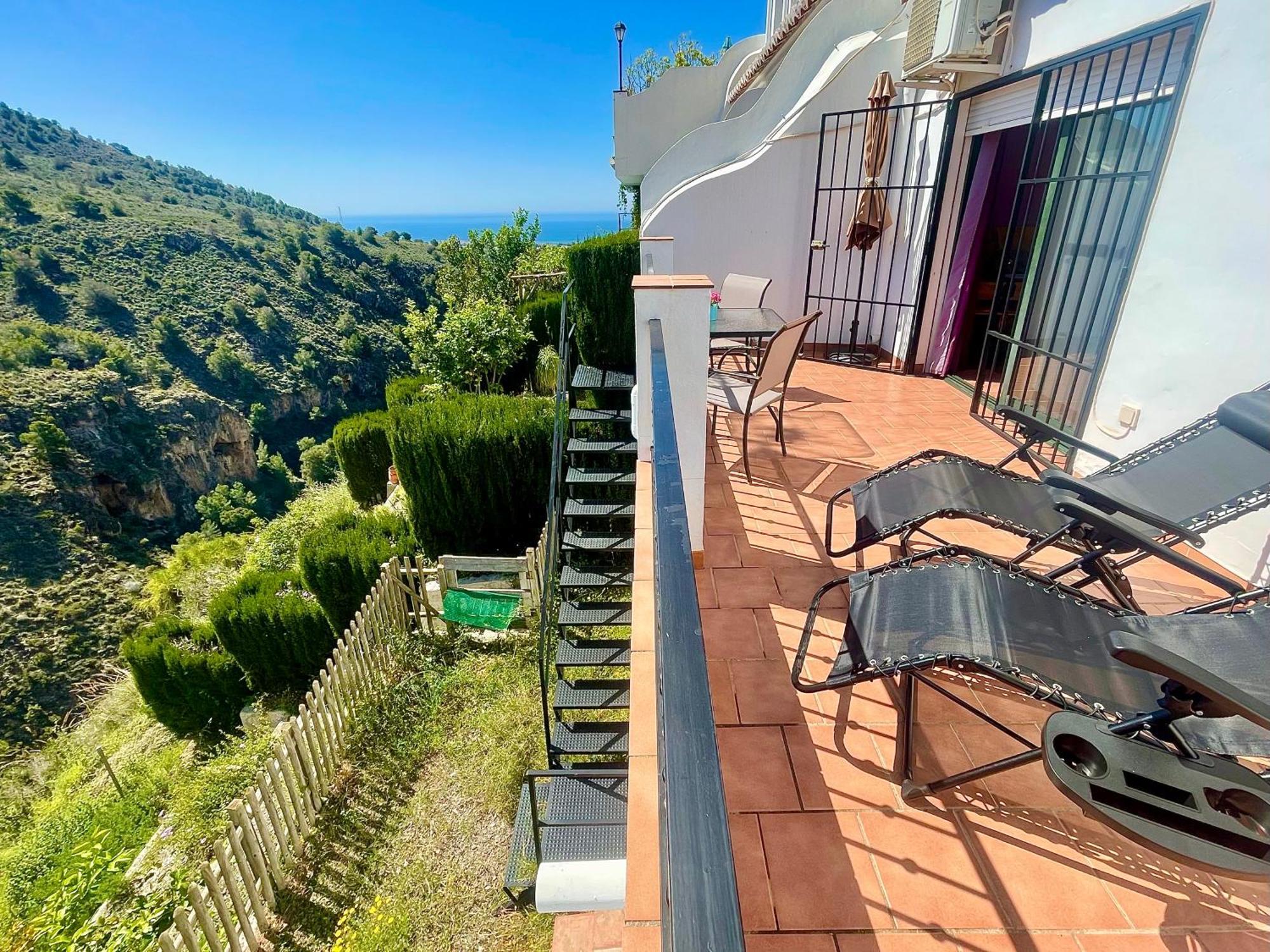 Apartamentos Axarquia , Frigiliana, Terraza Privada Con Vistas A La Montana Rio Y Al Mar Exterior photo